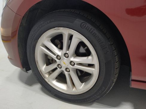 Used 2018 Chevrolet Cruze LT FWD image 31