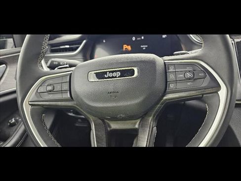 Used 2024 Jeep Grand Cherokee L Limited w/ Luxury Tech Group II AWD/4WD image 18