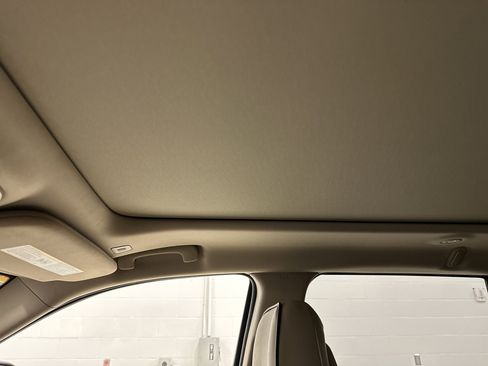 Used 2017 Jeep Grand Cherokee Overland image 28