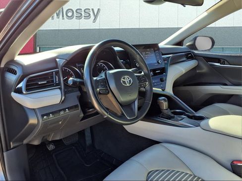 Used 2021 Toyota Camry SE image 11
