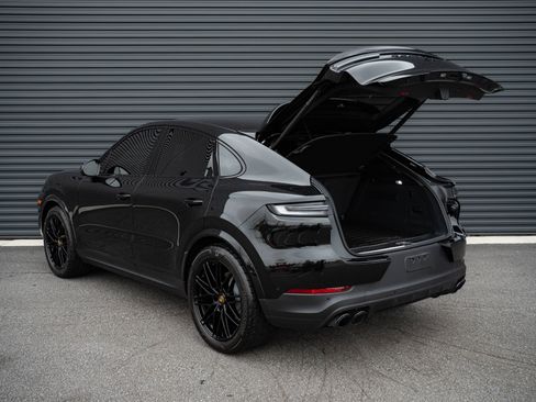 Certified 2024 Porsche Cayenne Coupe AWD/4WD image 33