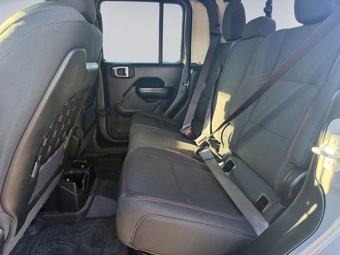 Used 2021 Jeep Gladiator Rubicon image 17