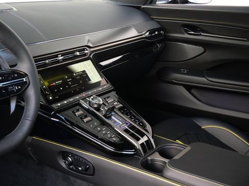 New 2026 Aston Martin V8 Vantage S image 17