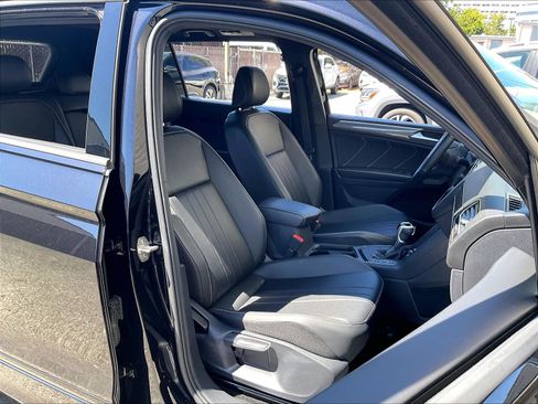 Certified 2023 Volkswagen Tiguan SE R-Line FWD image 6