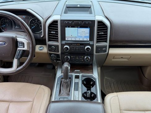 Used 2018 Ford F150 Lariat w/ Equipment Group 502A Luxury image 10