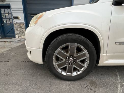 Used 2012 GMC Acadia Denali image 2