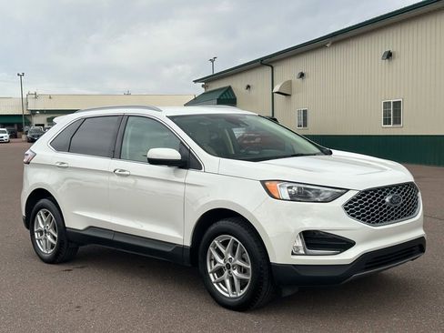 Used 2024 Ford Edge SEL w/ Convenience Package image 7