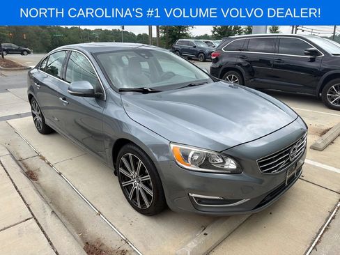 Used 2018 Volvo S60 T5 Inscription FWD image 1