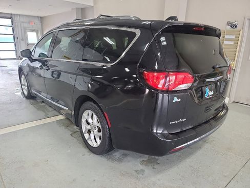 Used 2020 Chrysler Pacifica Limited image 4