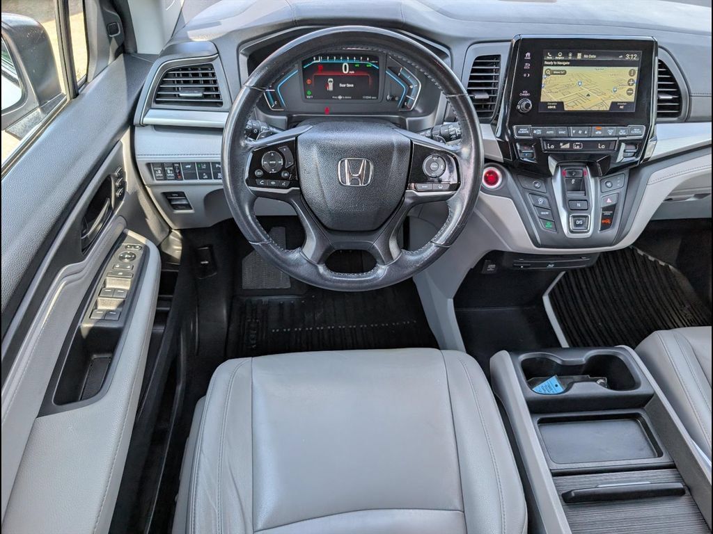 Used 2018 Honda Odyssey Touring image 11