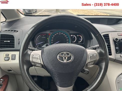 Used 2011 Toyota Venza AWD w/ Comfort Pkg image 16