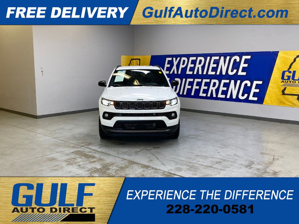 Used 2026 Jeep Compass Latitude AWD/4WD image 3