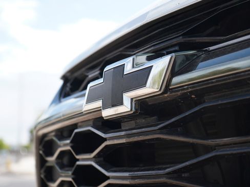 Used 2021 Chevrolet Blazer RS w/ Enhanced Convenience Package AWD/4WD image 2