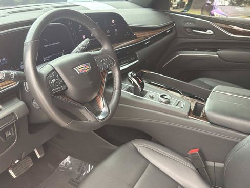 Used 2023 Cadillac Escalade Luxury RWD image 32