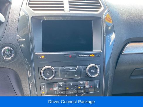 Used 2018 Ford Explorer XLT w/ Equipment Group 201A AWD/4WD image 10