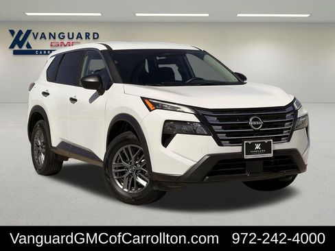 Used 2024 Nissan Rogue S image 1