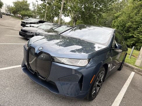 Used 2026 BMW iX xDrive45 w/ Premium Package AWD/4WD image 3