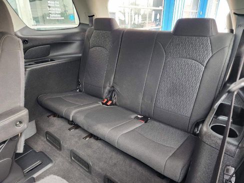 Used 2016 GMC Acadia SLE image 12