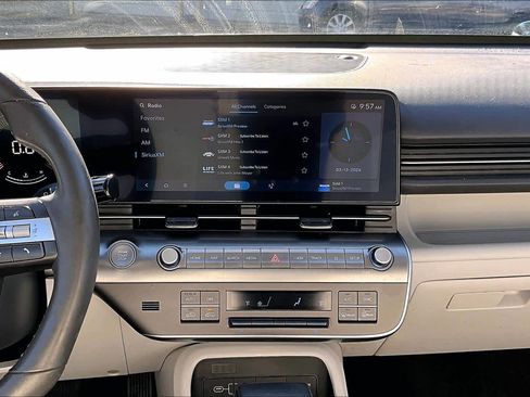 Used 2025 Hyundai Kona SEL image 7