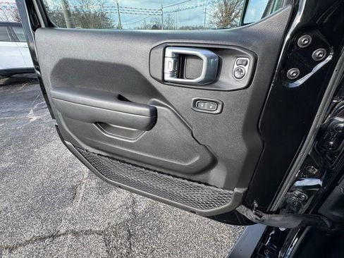 Used 2024 Jeep Wrangler Willys image 25