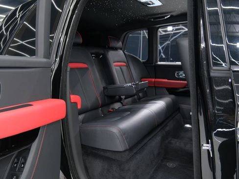 Used 2025 Rolls-Royce Cullinan image 30