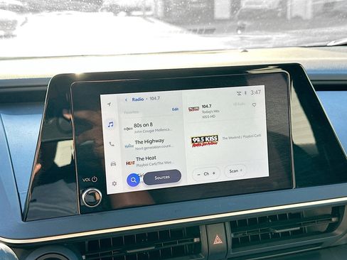 Used 2024 Toyota Prius LE image 21