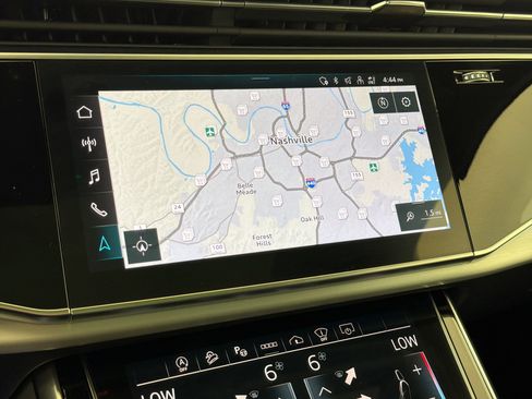 Used 2024 Audi Q7 3.0T Prestige image 24