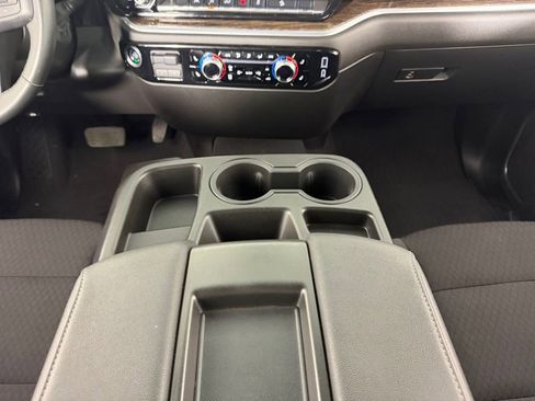 Used 2024 GMC Sierra 1500 SLE w/ X31 Off-Road Package image 16