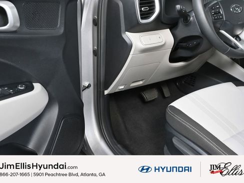 Certified 2023 Hyundai Venue SEL image 8