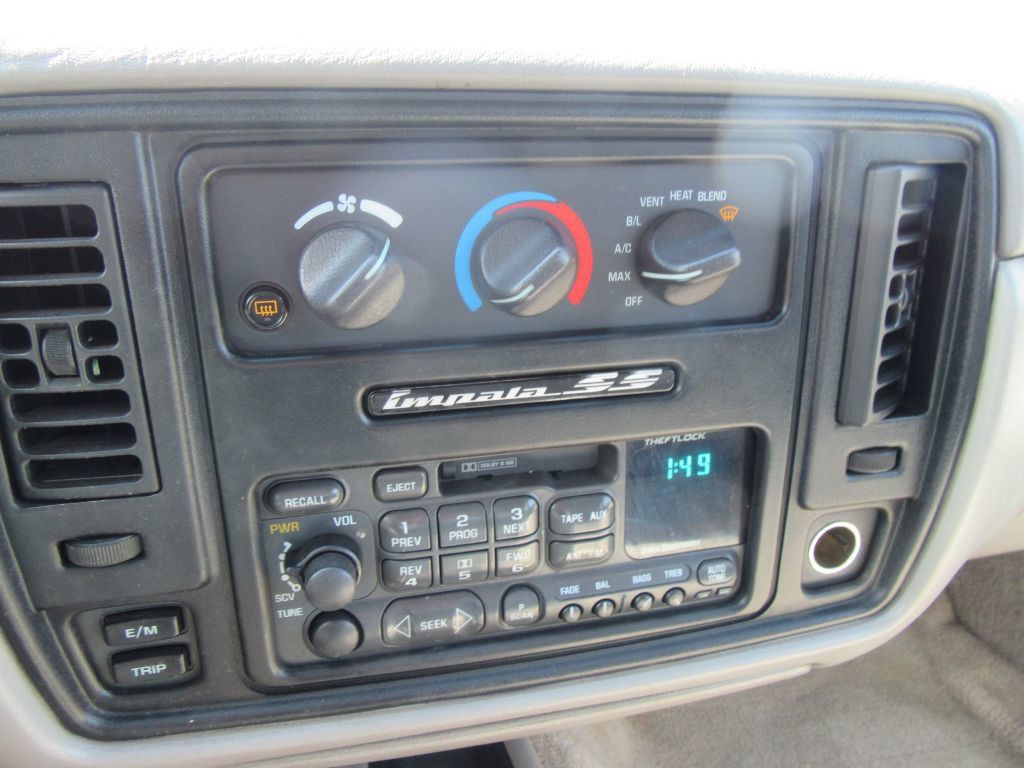 Used 1995 Chevrolet Caprice SS RWD image 19