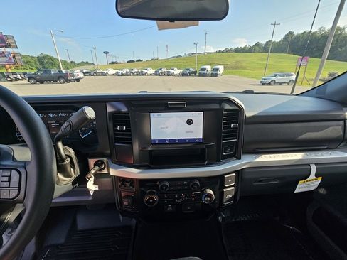 New 2025 Ford F350 XLT image 29