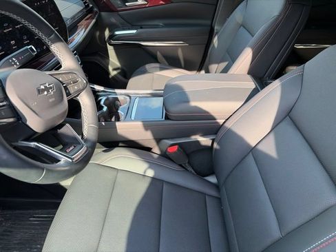 Used 2025 Chevrolet Traverse Z71 w/ Driver Confidence Package AWD/4WD image 8