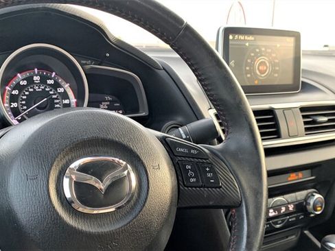 Used 2016 MAZDA MAZDA3 i Touring w/ Popular Equipment Package FWD image 10