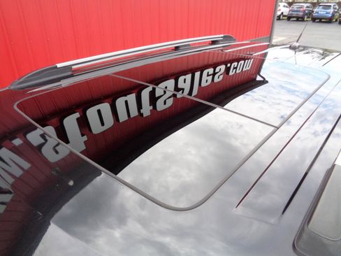 Used 2014 Ford Explorer XLT w/ Equipment Group 202A AWD/4WD image 8