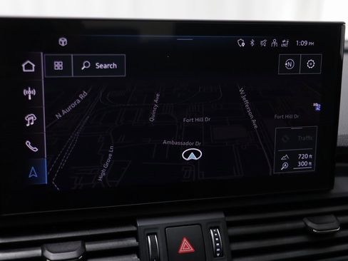 Used 2025 Audi Q5 e Premium Plus w/ Premium Plus Package image 11