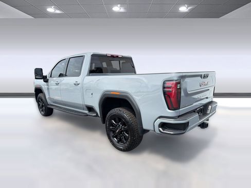 Used 2024 GMC Sierra 2500 AT4 w/ AT4 Premium Plus Package AWD/4WD image 3
