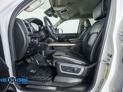 Used 2022 RAM 1500 Laramie AWD/4WD image 11