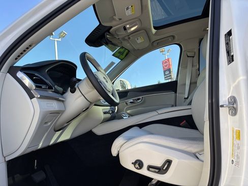 Used 2025 Volvo XC90 T8 Ultra image 11