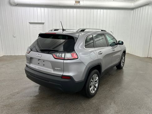Used 2019 Jeep Cherokee Latitude Plus w/ Cold Weather Group AWD/4WD image 34