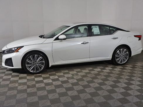 Used 2023 Nissan Altima 2.5 SL AWD/4WD image 19