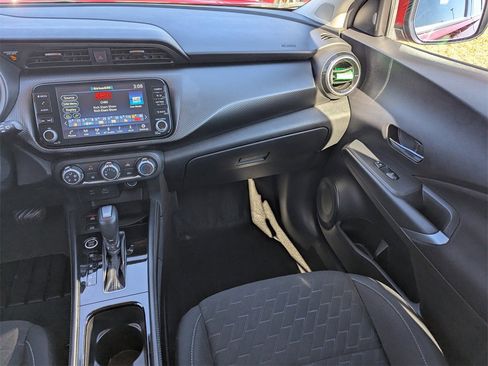 Used 2023 Nissan Kicks SV image 8