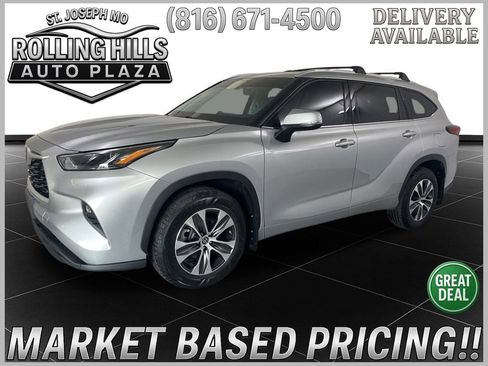Used 2022 Toyota Highlander XLE image 1