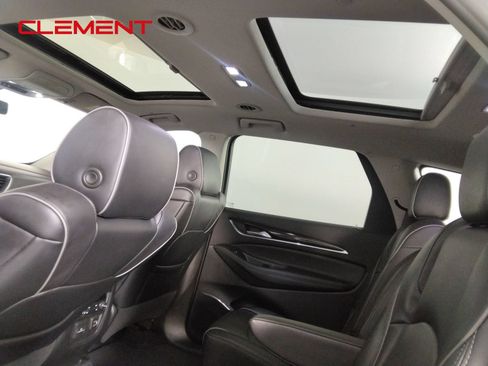 Used 2021 Buick Enclave Avenir w/ Avenir Technology Package FWD image 26