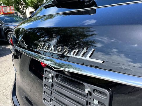 Used 2021 Maserati Levante GranLusso image 31