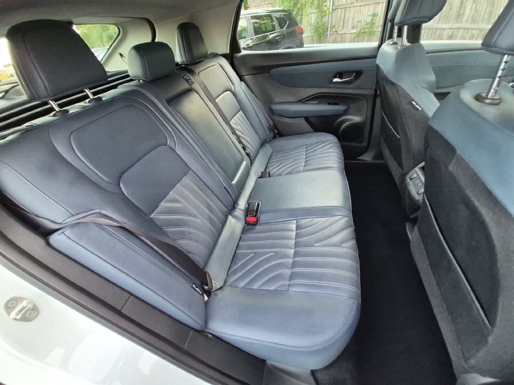 Used 2024 Nissan Ariya AWD image 27