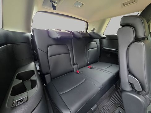 New 2026 Nissan Pathfinder SL image 9