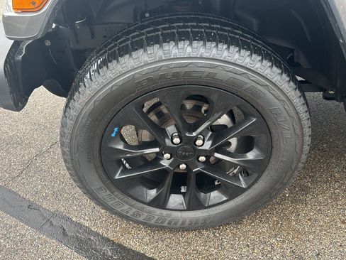 Used 2023 Jeep Wrangler Sahara w/ Cold Weather Group image 10