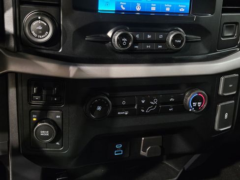 Used 2023 Ford F150 XLT w/ Trailer Tow Package image 31