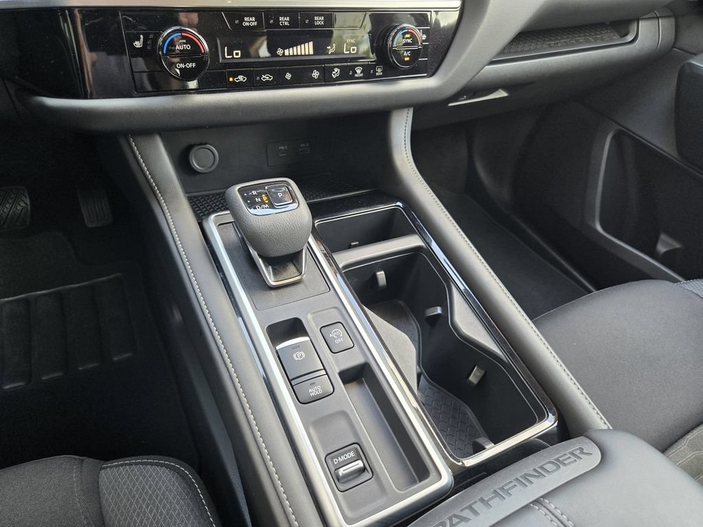 Used 2024 Nissan Pathfinder SV FWD image 16