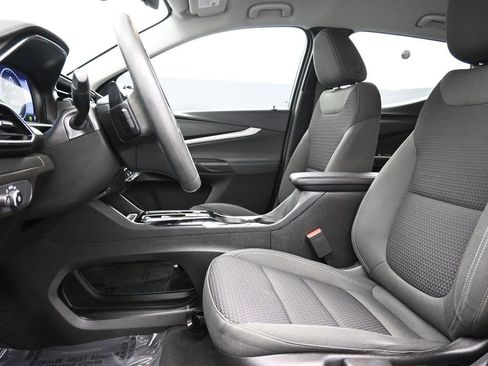Used 2022 Chevrolet Bolt EUV LT image 17